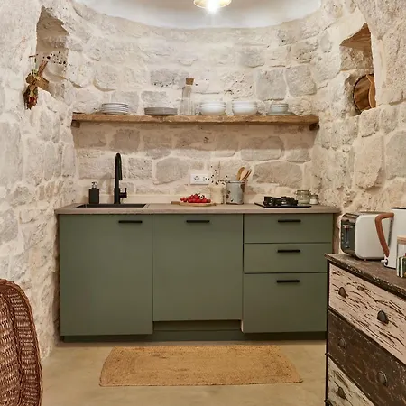 Trullo Dei Noci Con Piscina Ceglie Messapica