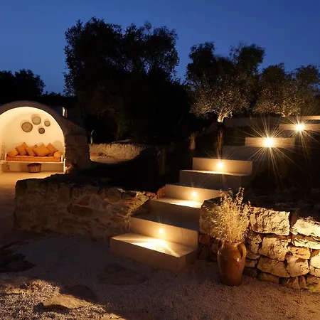 Trullo Dei Noci Con Piscina * Ceglie Messapica