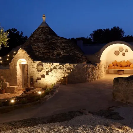 Trullo Dei Noci Con Piscina Apartment *